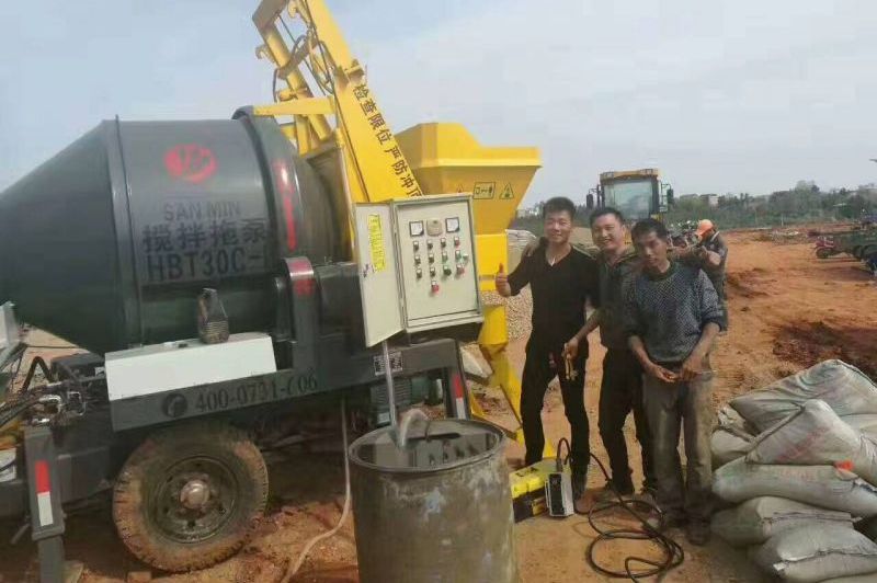 車載式強制攪拌拖泵，青島市“海綿”蓄水池施工建設